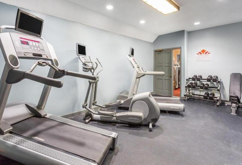 דירת נופש Hawthorn Suites By Wyndham North Charleston