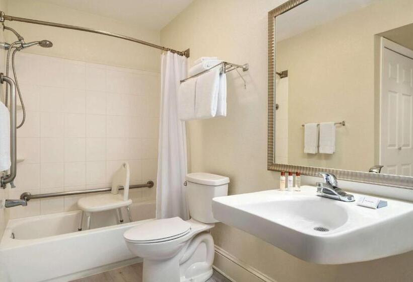 إقامة Hawthorn Suites By Wyndham Tinton Falls