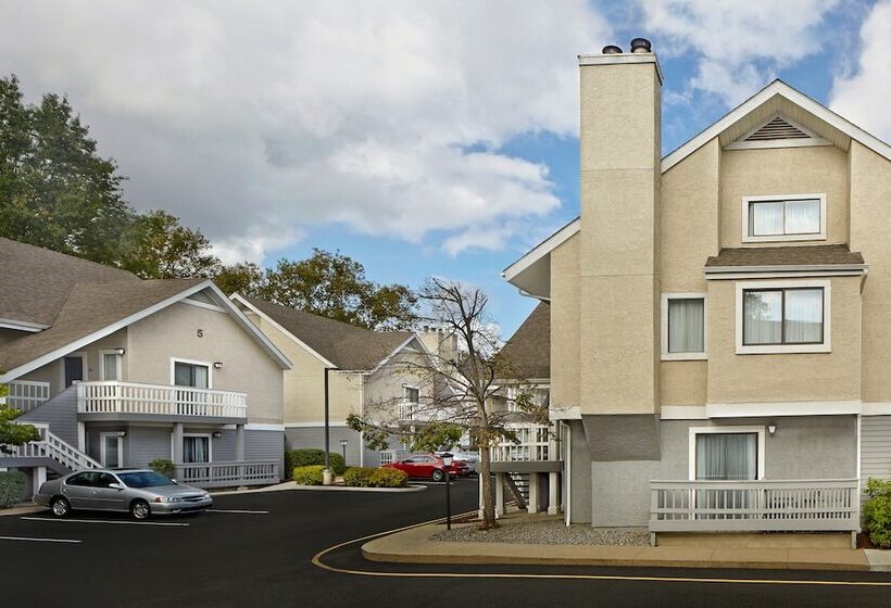 اقامتگاه New Haven Village Suites