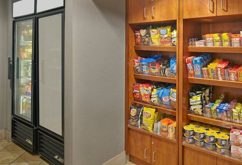 اقامتگاه New Haven Village Suites