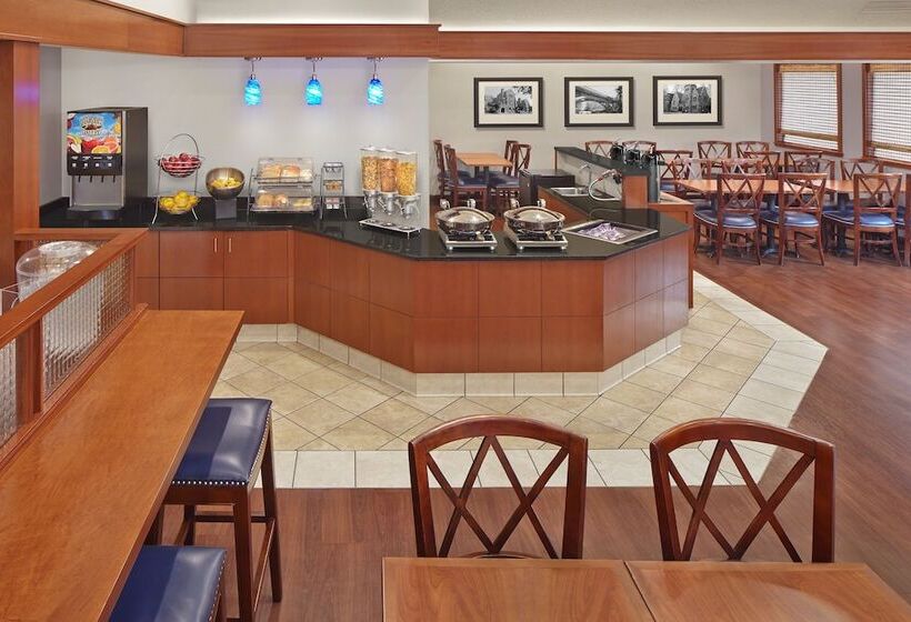 اقامتگاه New Haven Village Suites