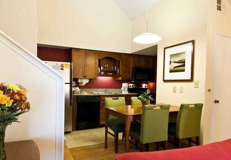 اقامتگاه Raleigh Midtown