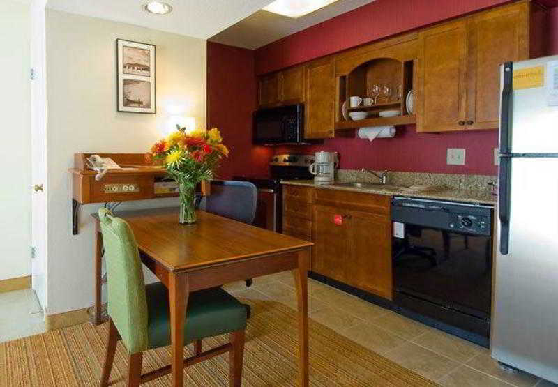 اقامتگاه Raleigh Midtown