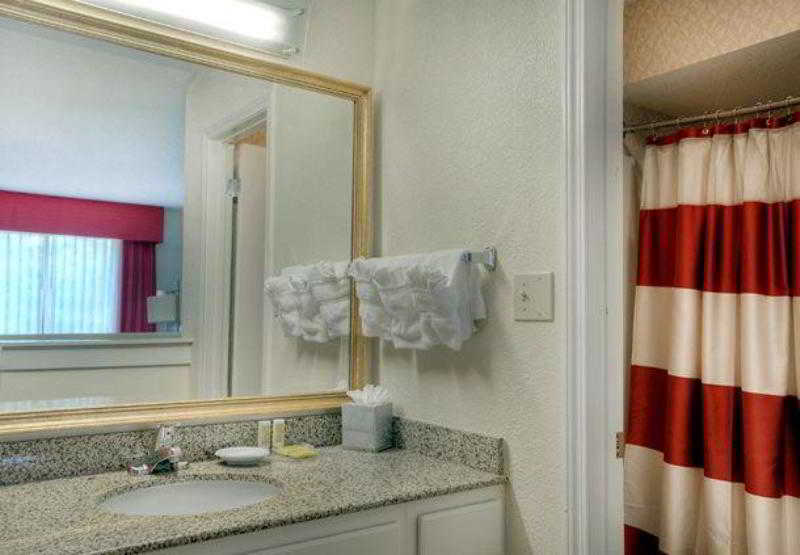 اقامتگاه Raleigh Midtown