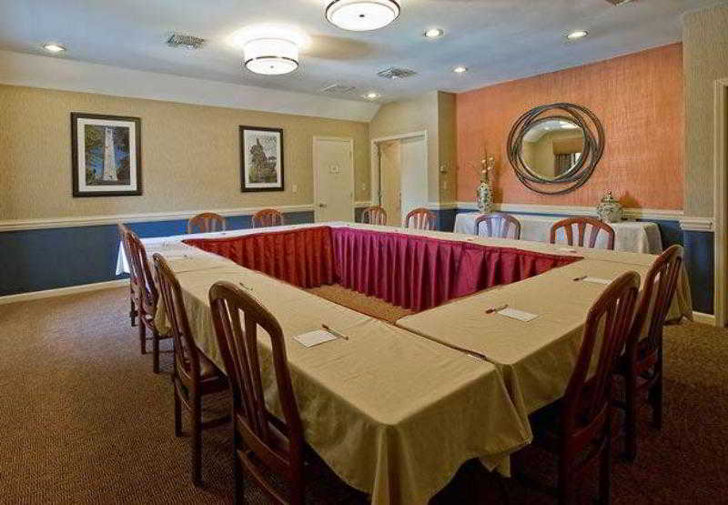 اقامتگاه Raleigh Midtown