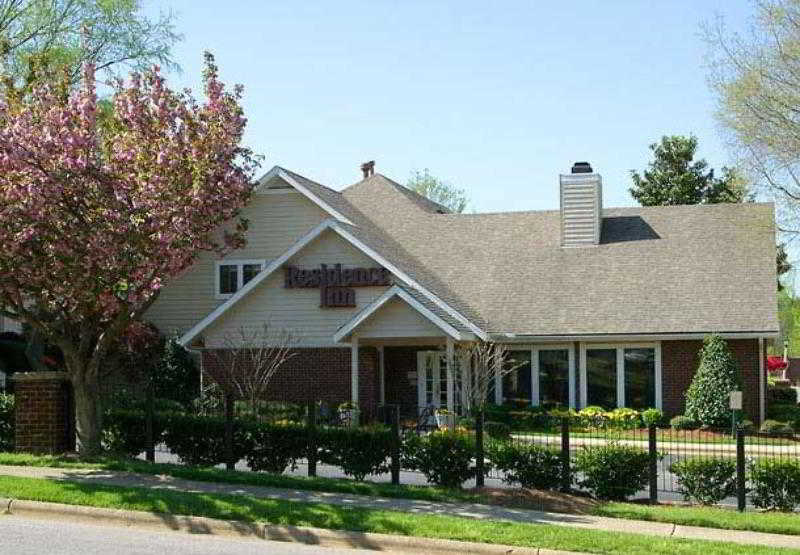 اقامتگاه Raleigh Midtown