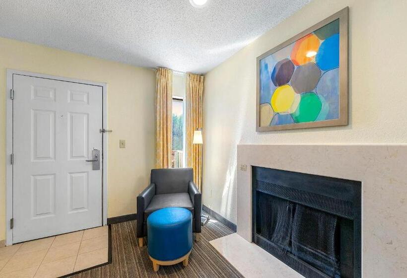 Avia Residences On Savoy   Extended Stay