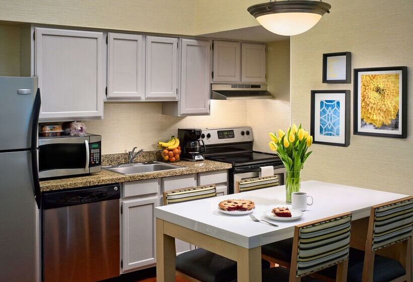 اقامتگاه Sonesta Es Suites Omaha