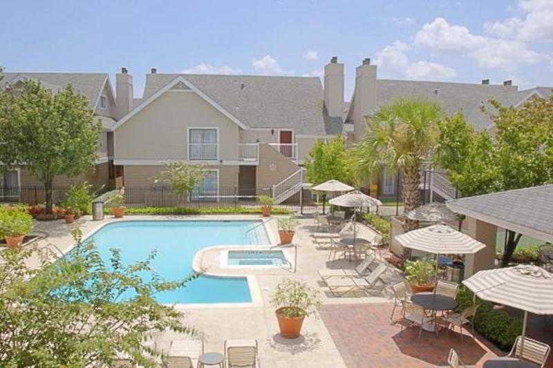 住所  The CoOp at the Med Center