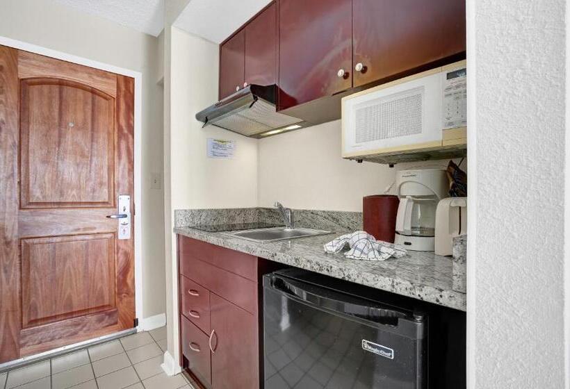 استراحتگاه Sands Ocean Club