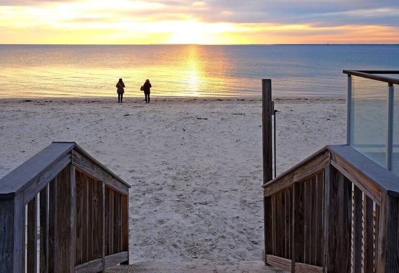 Sea Crest Beach Resort