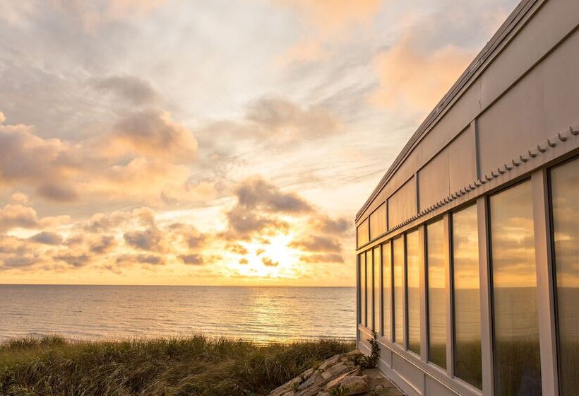 Sea Crest Beach Resort