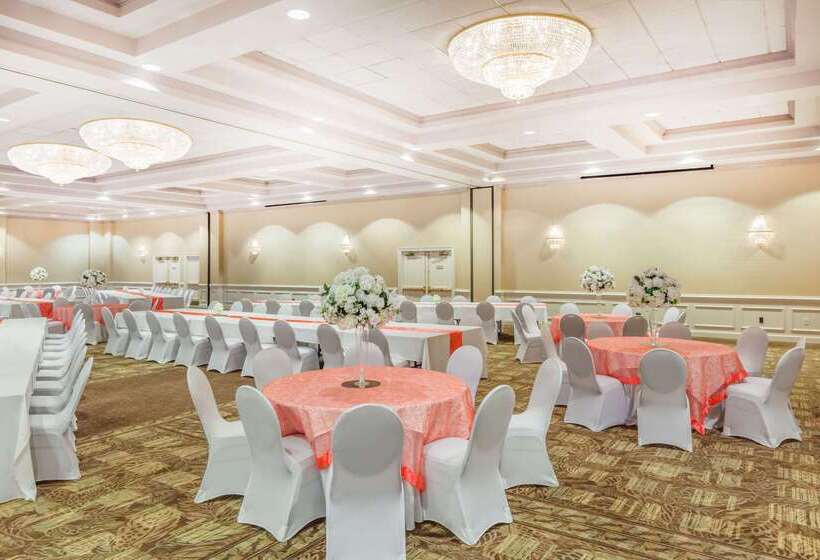 استراحتگاه Wyndham Virginia Beach Oceanfront