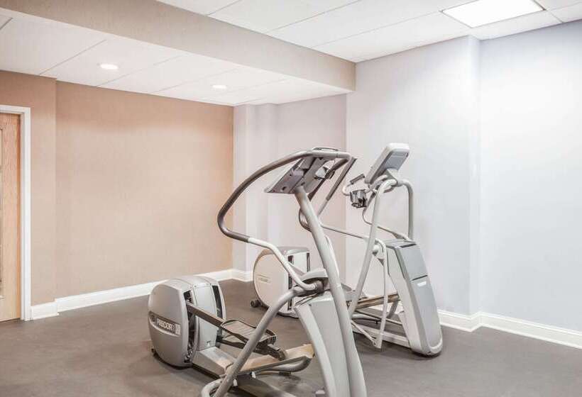 استراحتگاه Wyndham Virginia Beach Oceanfront