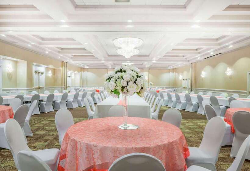 استراحتگاه Wyndham Virginia Beach Oceanfront