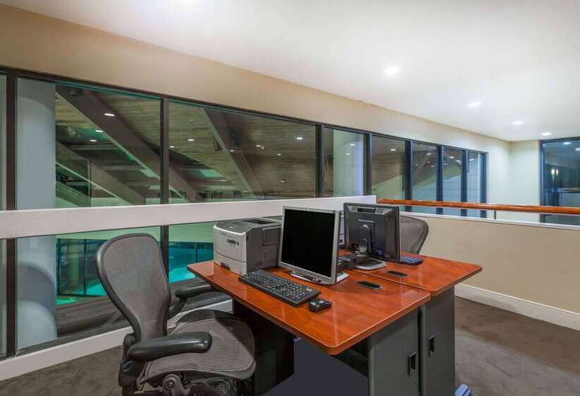 استراحتگاه Wyndham Virginia Beach Oceanfront