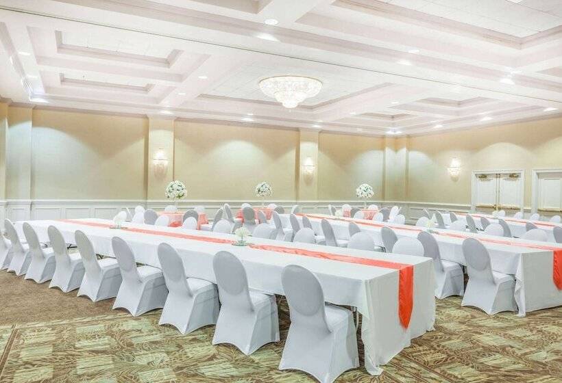 استراحتگاه Wyndham Virginia Beach Oceanfront