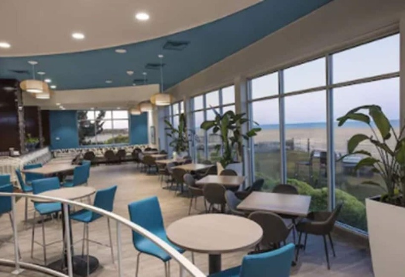 استراحتگاه Wyndham Virginia Beach Oceanfront