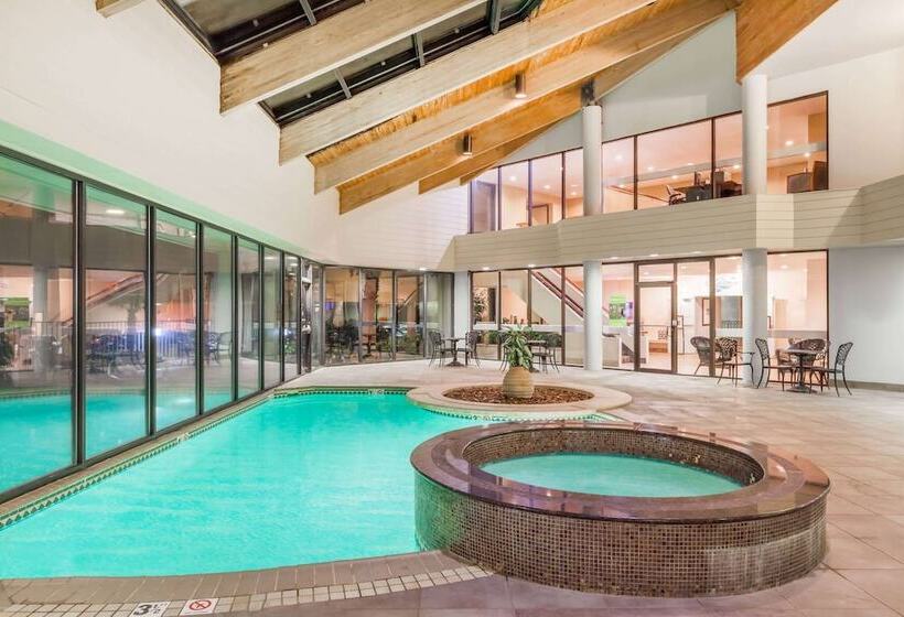 استراحتگاه Wyndham Virginia Beach Oceanfront