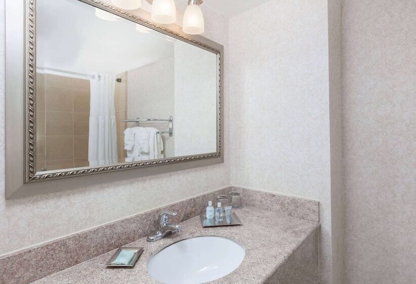 استراحتگاه Wyndham Virginia Beach Oceanfront