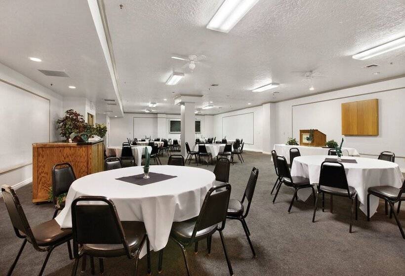 Shadow Ridge By All Seasons Resort Lodging