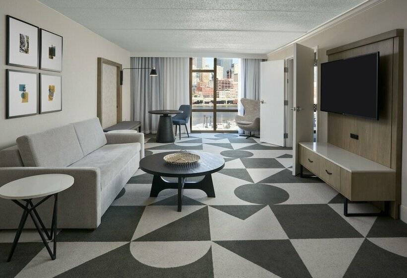 Sheraton Pittsburgh Hotel At Station Square