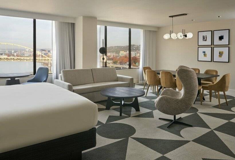 Sheraton Pittsburgh Hotel At Station Square