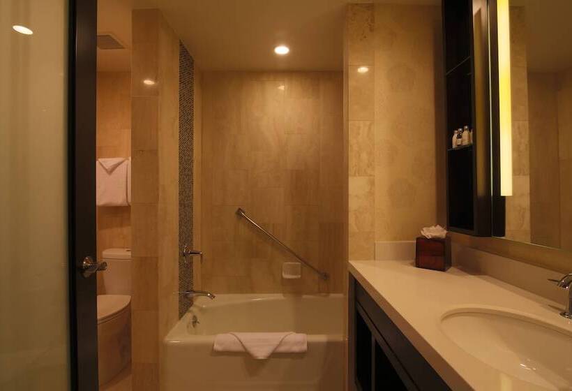 The La Grand Hotel Downtown