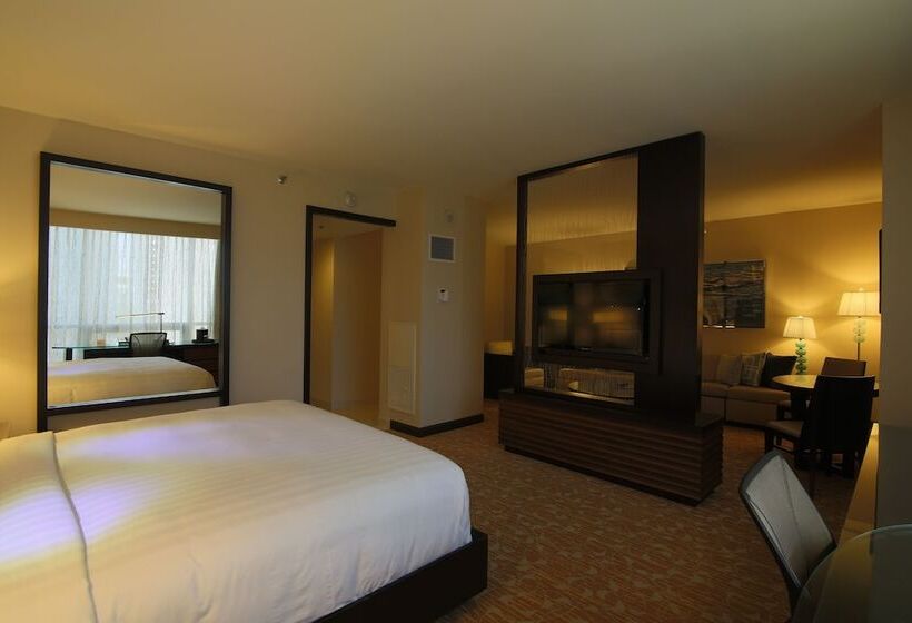 The La Grand Hotel Downtown