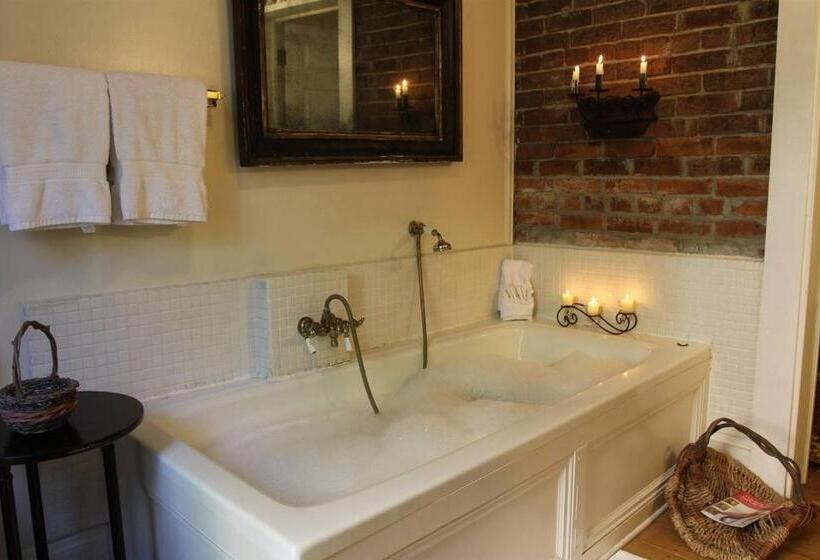 Corners Mansion Inn A Bed And Breakfast