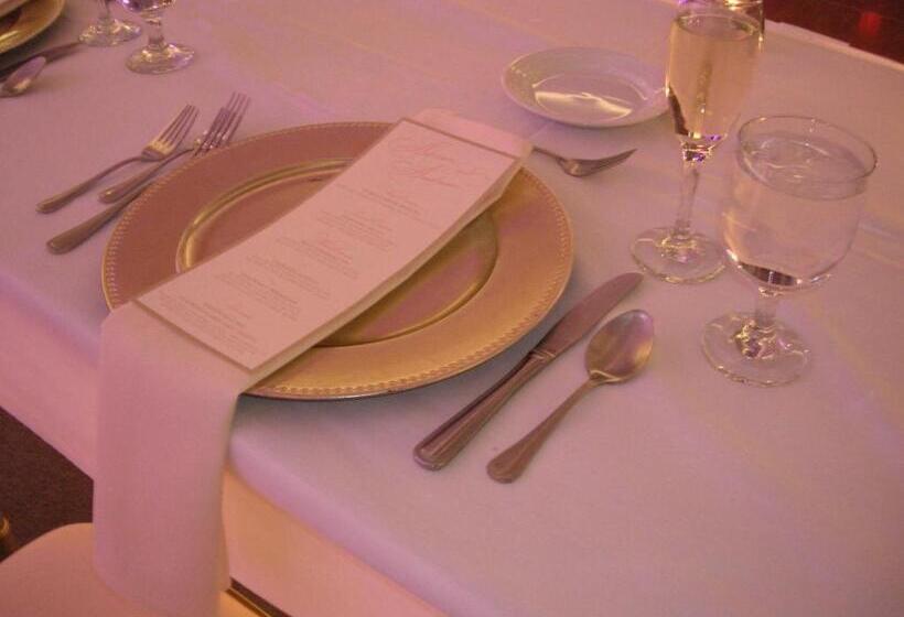 Crowne Plaza Hotel And Suites Pittsburgh South, An Ihg