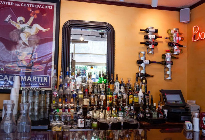 Garfield Suites Hotel