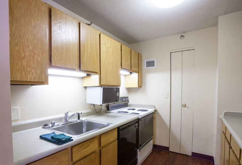 Garfield Suites Hotel