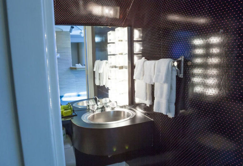 Garfield Suites Hotel