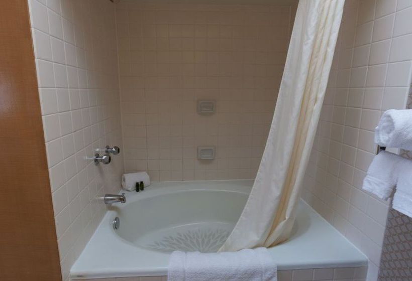 Garfield Suites Hotel