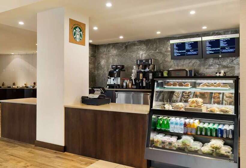 Hilton Stamford Hotel & Executive Meeting Center