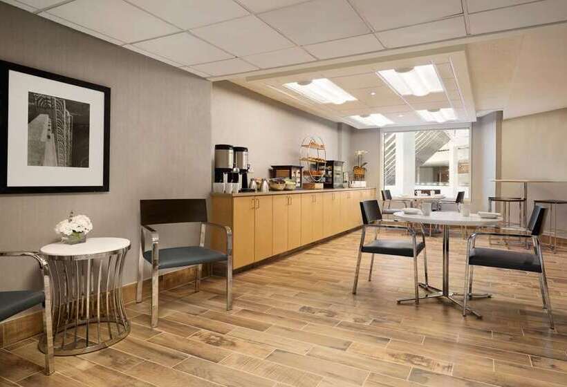 Hilton Stamford Hotel & Executive Meeting Center