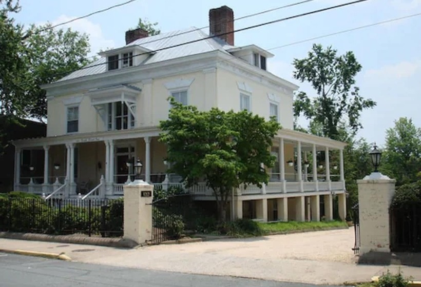 酒店 200 South Street Inn