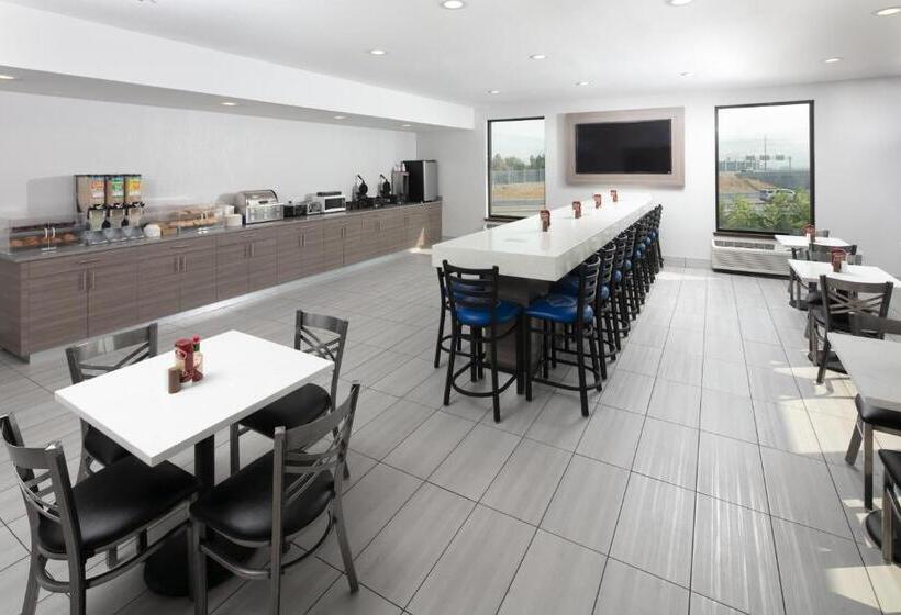 28 Boise Airport, Ascend Hotel Collection