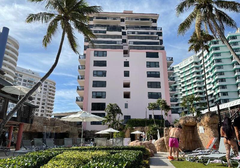 Отель Alexander