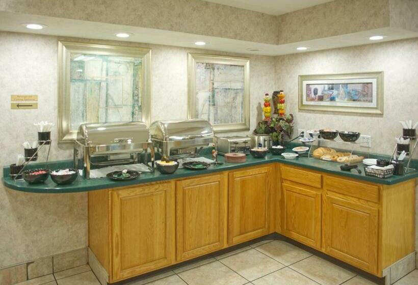 ホテル Ambassador Inn St. George