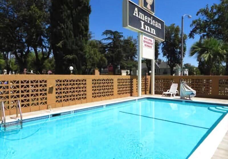 فندق American Inn Ontario