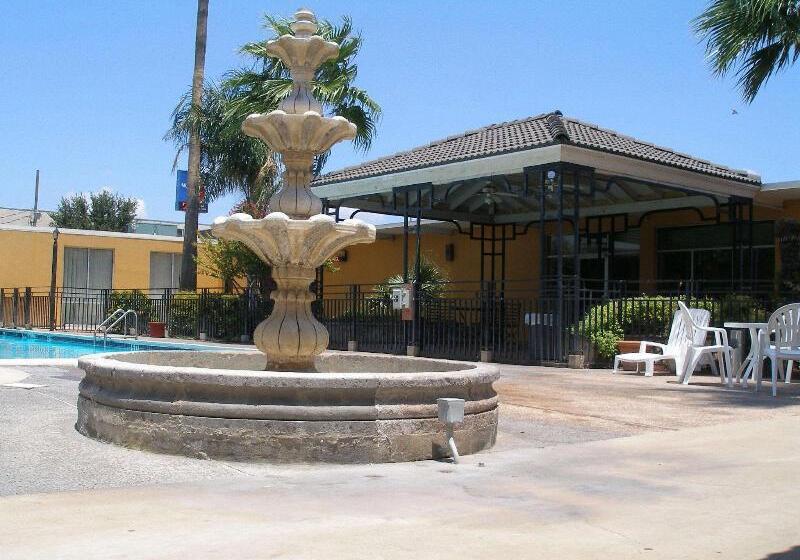 فندق Americas Best Value Inn Laredo