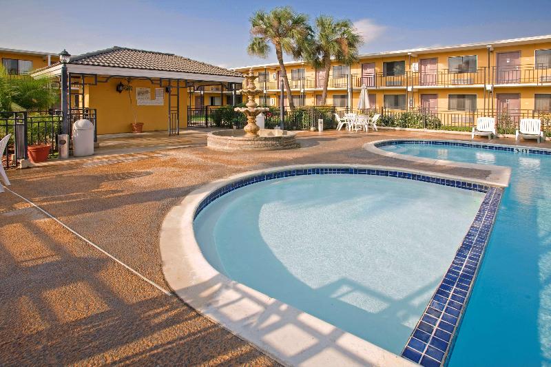 فندق Americas Best Value Inn Laredo