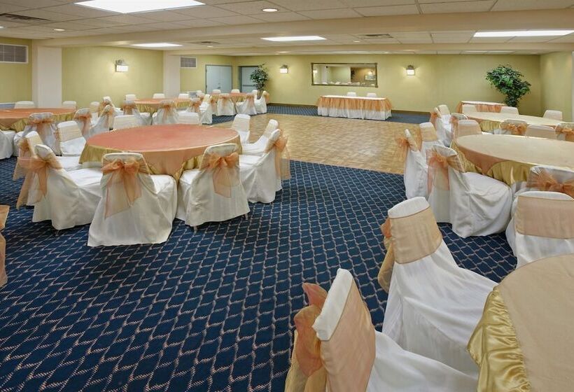 فندق Americas Best Value Inn Laredo