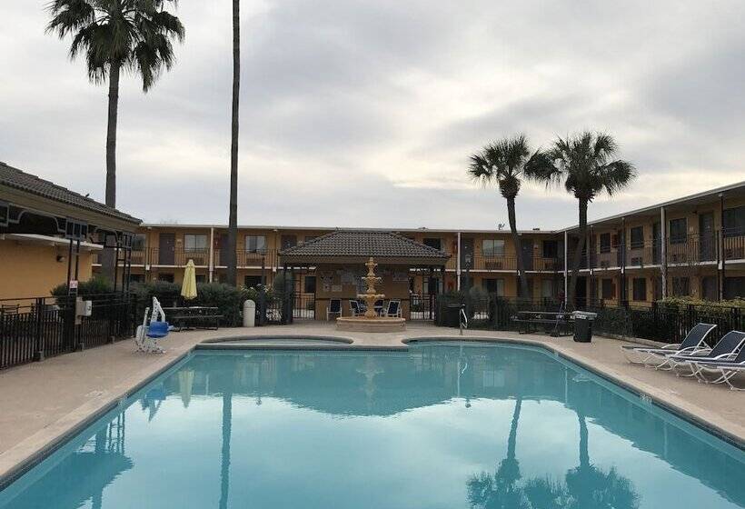 فندق Americas Best Value Inn Laredo