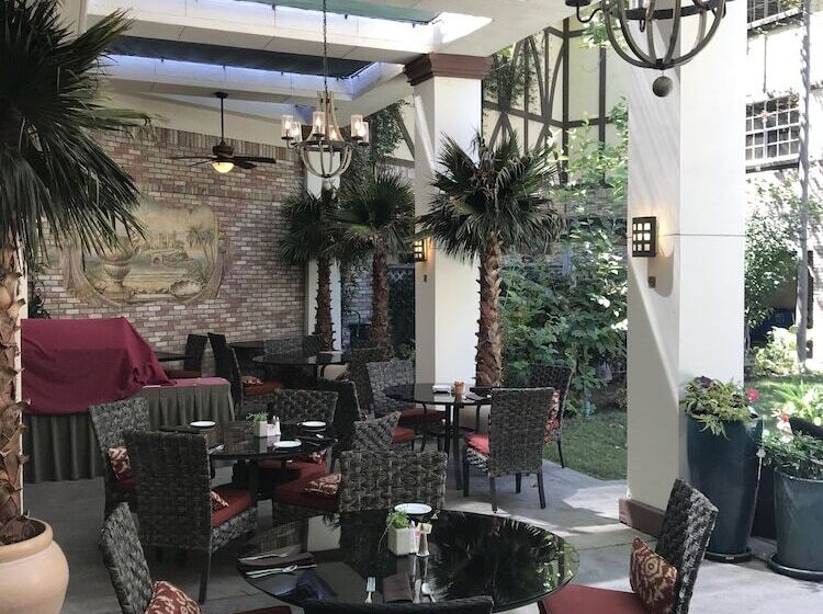 فندق Anaheim Majestic Garden