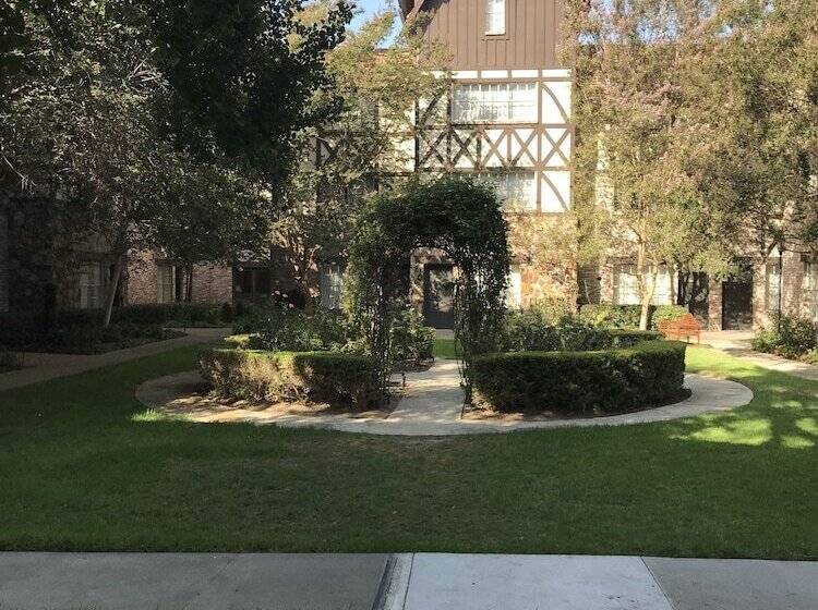 فندق Anaheim Majestic Garden