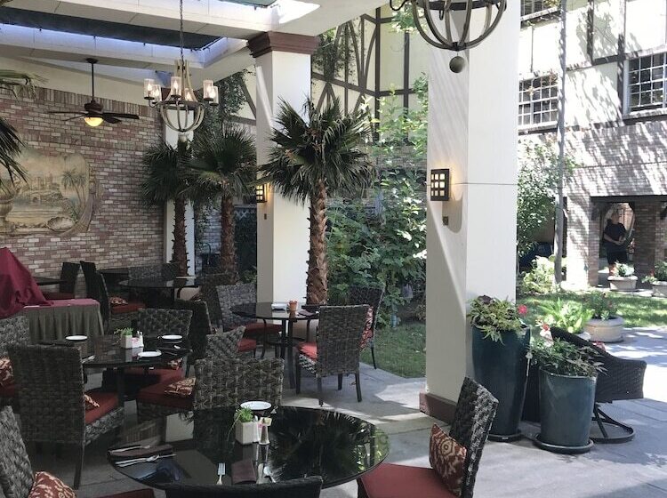 فندق Anaheim Majestic Garden