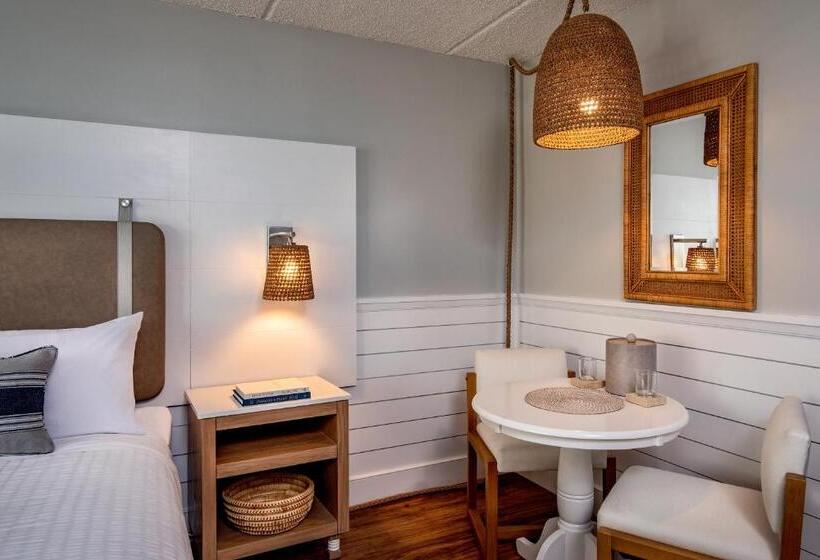 酒店 Ashore Resort & Beach Club